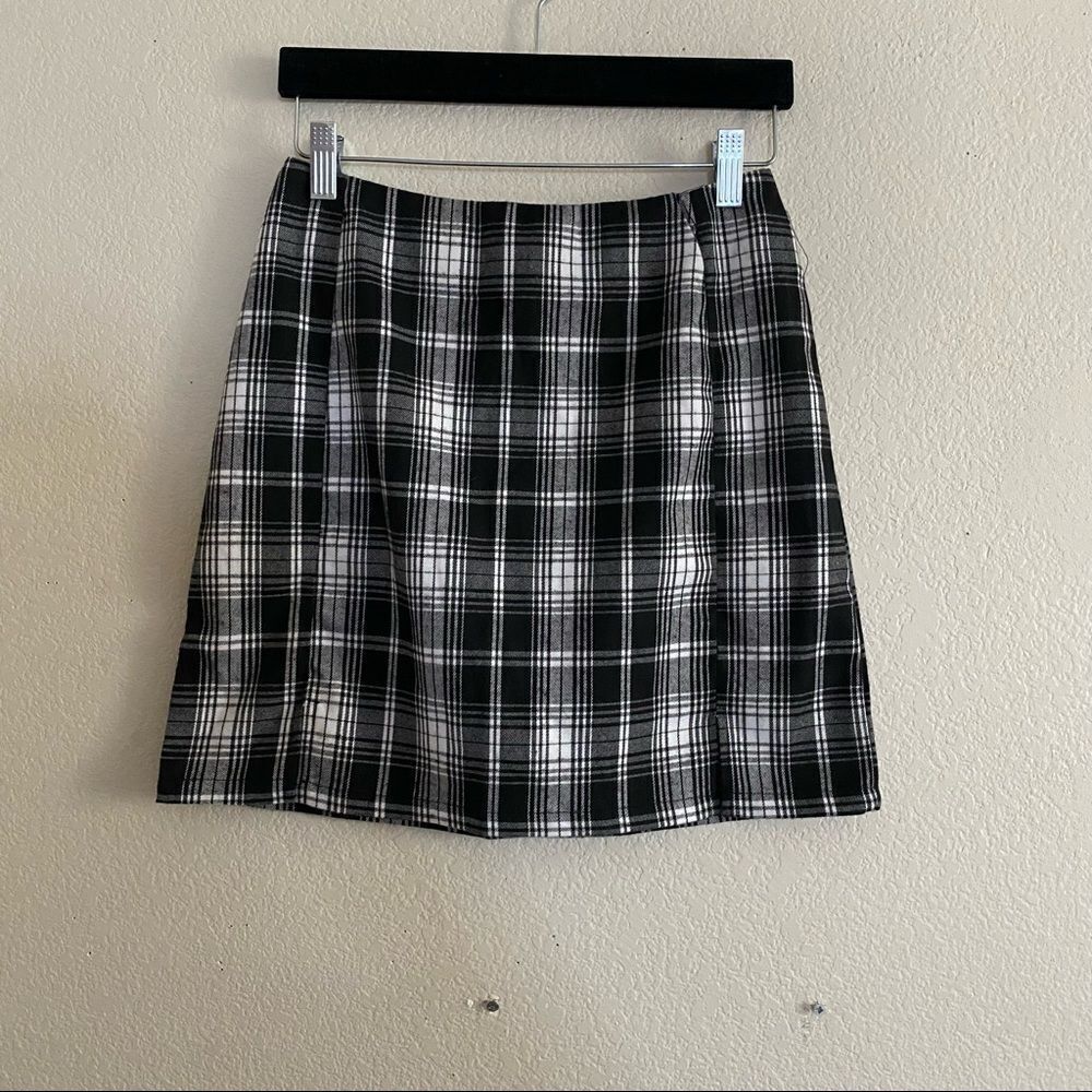 Goth girl Black and White Plaid Slit Mini Skirt